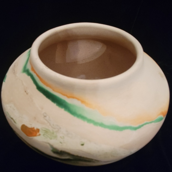 Nemadji Pottery Art Pottery Vase - Green Brown And Orange Swirl Tones - Signed - Picture 6 of 6